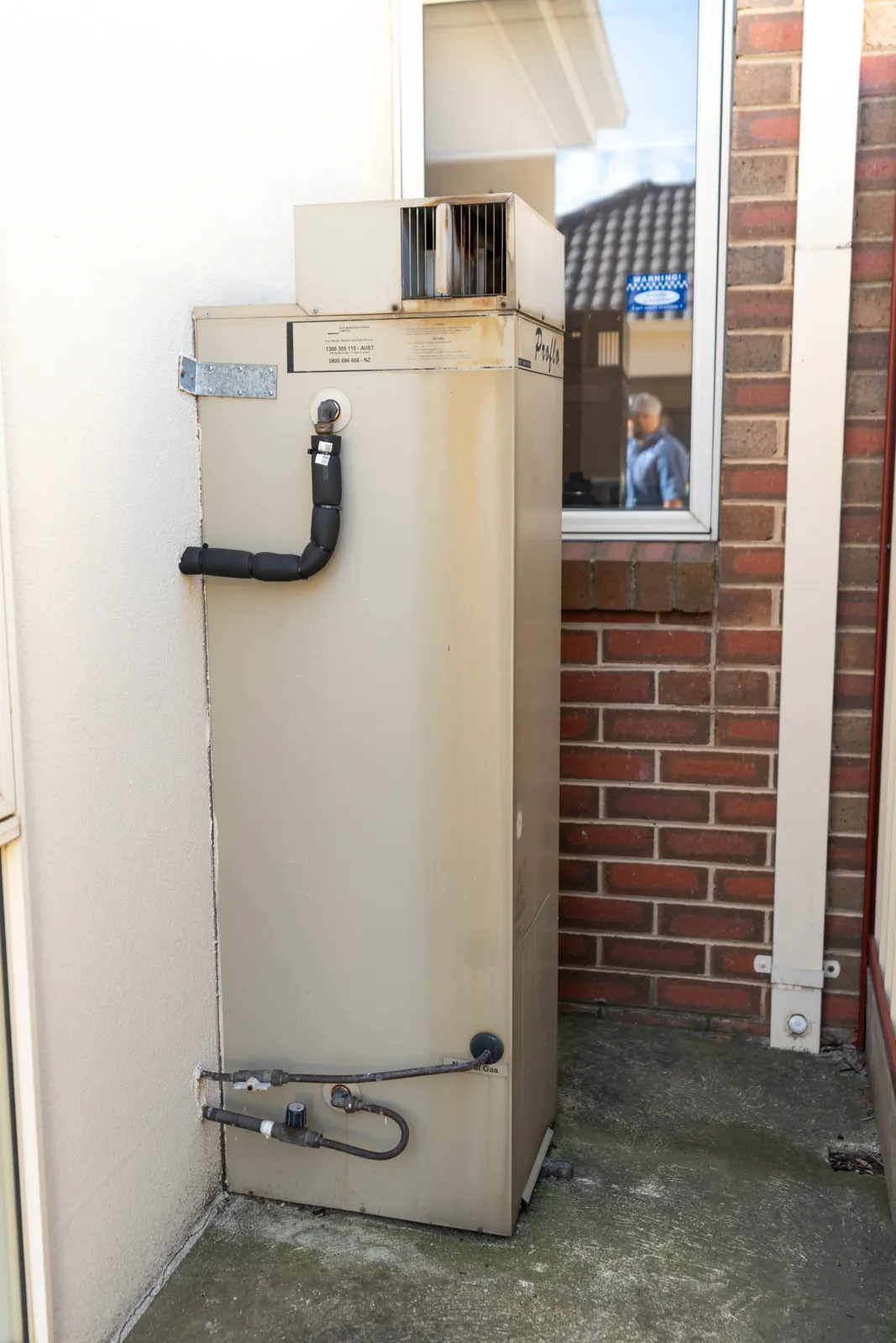 New hot water unit fitted and commissioned in Albert Park