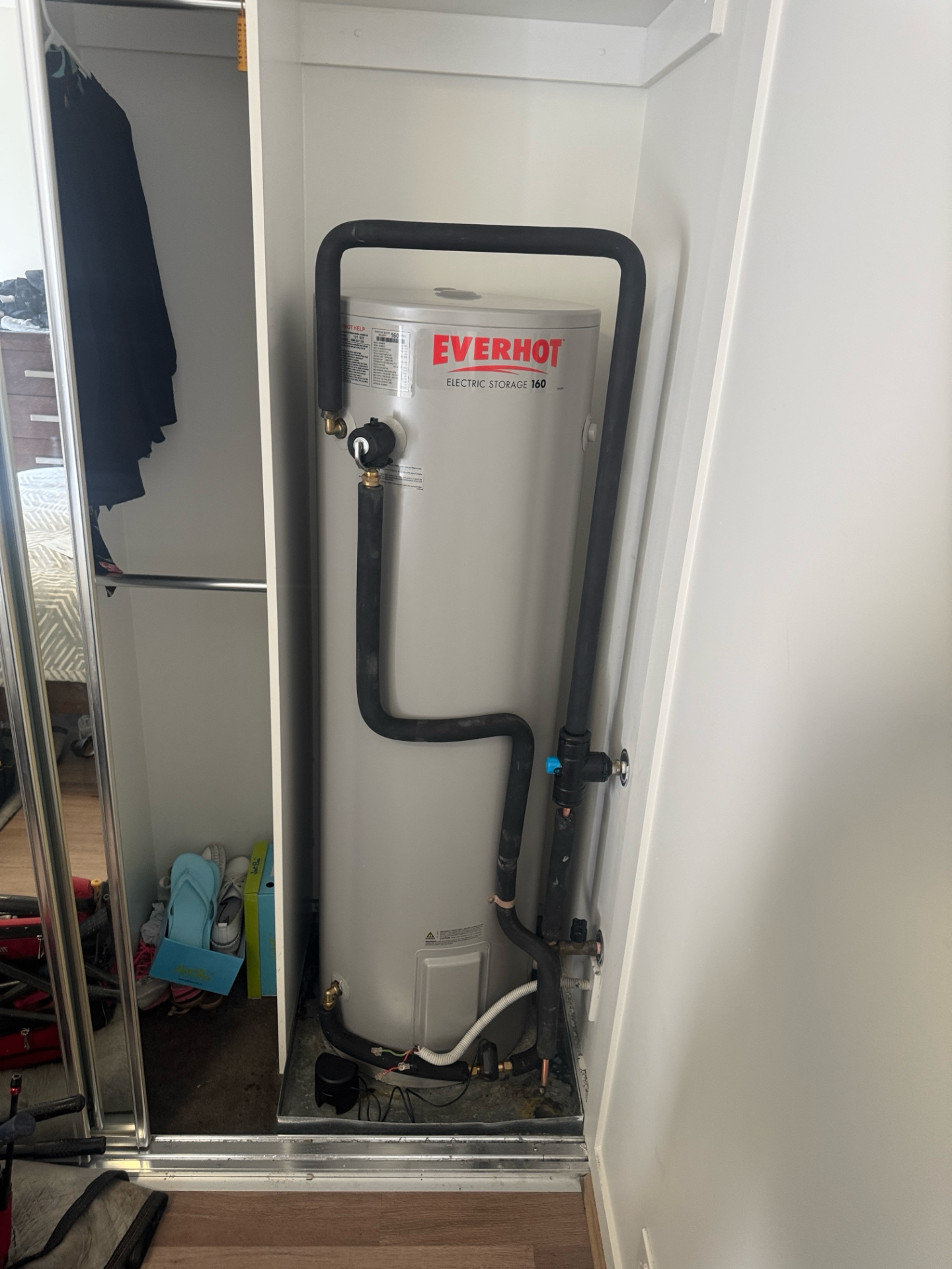 New hot water system installation in Altona by licensed plumber